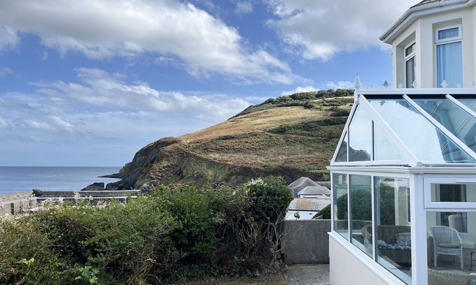 Gorran Haven Cottage | Colescus, sea views and direct access to the sandy beach