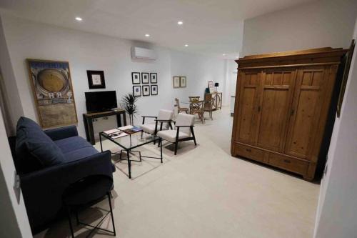 Doctor Barraquer-Grupo Renfe-Policlinico Apartment | Top-Rated CoLet Apartamento with Family-Friendly Amenities