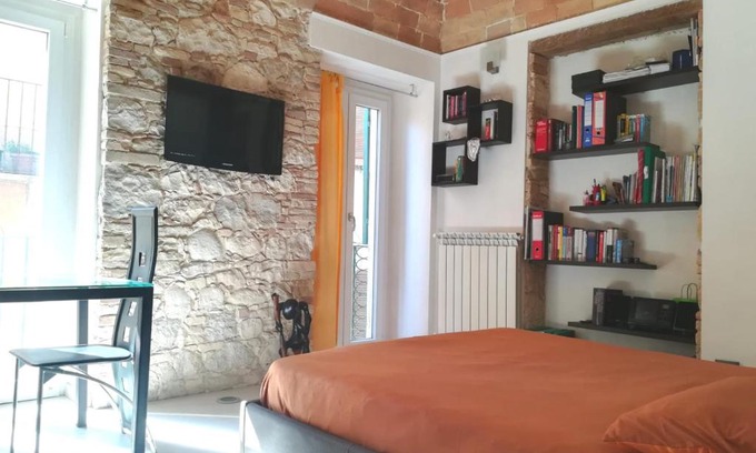 Chieti Apartment | Cozy Colle di Minerva: Pet-Friendly Stay with Breakfast