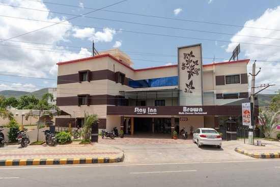 Tirupati Hotel | Convenient Stay Inn Tirupati: Family-Friendly Amenities