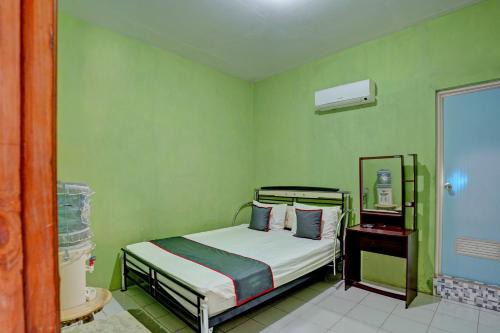 Bawean Island Hotel | Budget-Friendly Stay at Collection O 92897 Hotel Intan