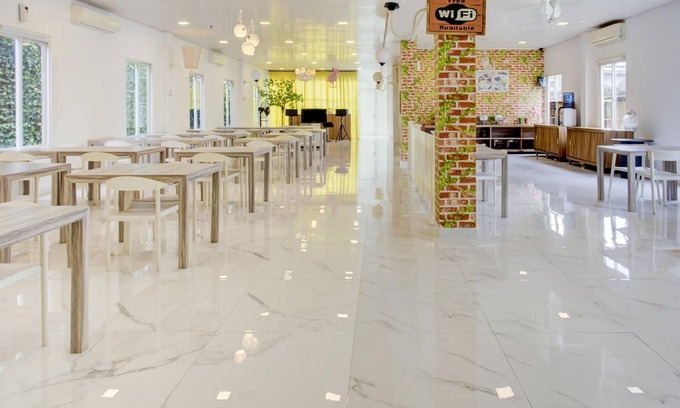 Gambir Hotel | Budget-Friendly Super OYO Capital O 4002 Aleander Hotel