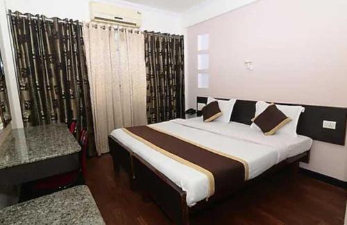 Adyar Hotel | Discover Hotels in India with Oceanfront Amenities