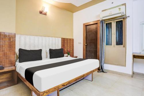 Mahipalpur Hotel | Collection O Harmony Stay