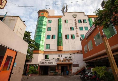 Egmore Hotel | Convenient Stay at Collection O Hotel Sudha Inn Near Cinemas