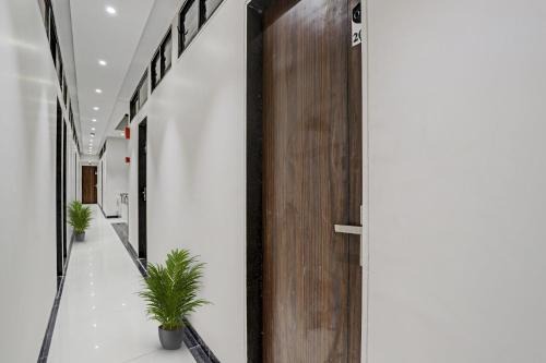 Surat Hotel | Budget-Friendly FabExpress Ospite: Child Friendly Stay