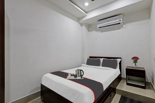 Guwahati Hotel | Cozy OYO Lakhi Guest House with Family-Friendly Amenities