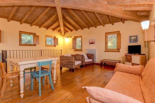 Gavardo Apartment | Explore Colleincanto Appartamento Torretta with Pool & Pets