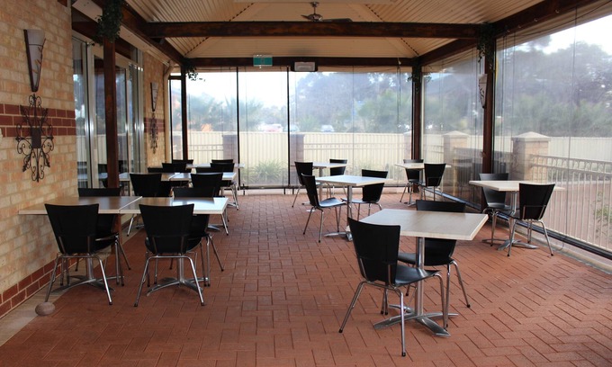 Collie Hotel | Discover Collie Ridge Resort: Family-Friendly & 4-Star Comfort