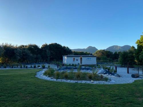 Collingwood House | Collingwood Cottage