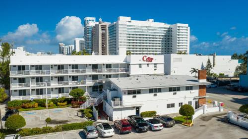 North Beach Hotel | Relaxing Collins Hotel with Pool & Child-Friendly Amenities
