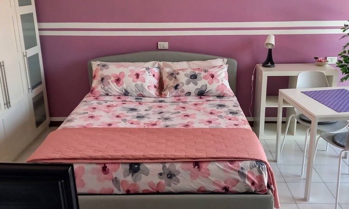 Cologno Monzese Apartment | Convenient Rosaviola 2 Metro: Pet-Friendly & Breakfast Included
