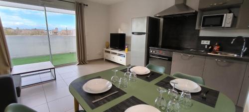 Colombiers Apartment | Colombiers Escale: Family-Friendly Apartment with Terrace