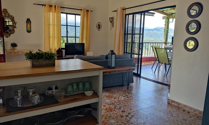 Constanza Cabin | Comfortable Colonial Suite in Constanza - Pet Friendly Stay