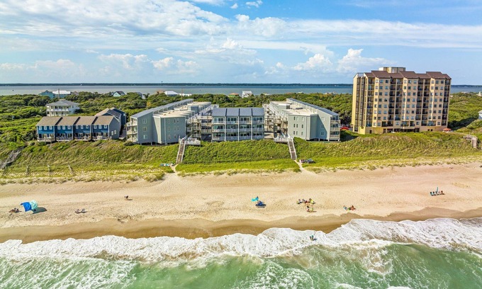 Indian Beach Condo | Cozy Colony by the Sea: Poolside with Ocean Views
