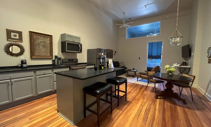Demopolis Apartment | Colony - The Flats Demopolis