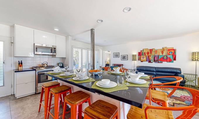 Araby Commons House | Vibrant Retreat with Pool, Tennis & Family-Friendly Amenities