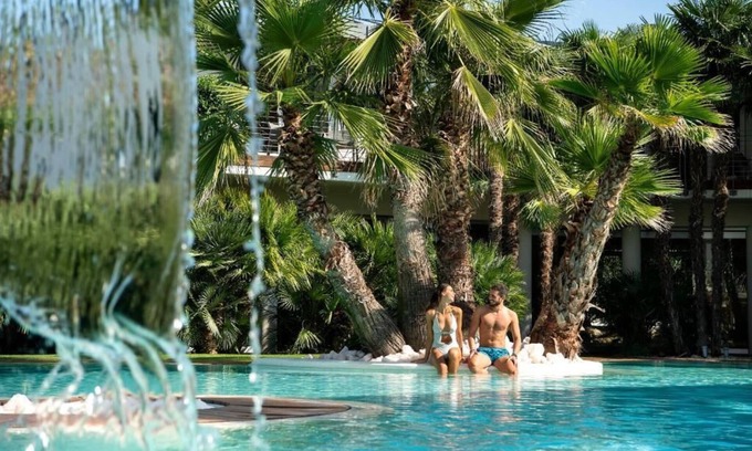 Bardolino Hotel | Color Hotel: Design, Gourmet Dining & Relaxing Spa Retreat