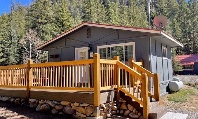 Almont House | Colorado's Hidden Gem: Riverside Cabins, Epic Views & Outdoor Thrills