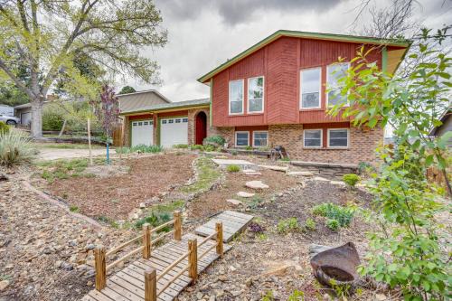 Kissing Camels House | Family-Friendly Colorado Springs Home with Game Room
