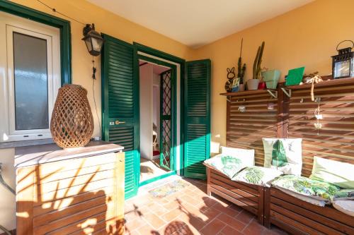 Vittorio Emanuele Apartment | Colorful House for Up to 7 Guests Near Plebiscito