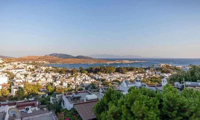 Bodrum City Center Villa | Colorful House with Breathtaking Sea View in Bodrum