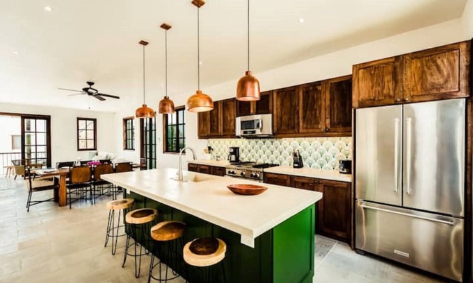 Las Catalinas House | Vibrant Family Retreat Steps from The Beach Club at Las Catalinas