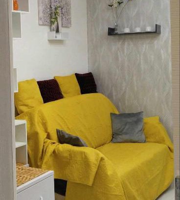Ciekurkalns Apartment | Vibrant Stay in Historic Home with Free WiFi & Parking