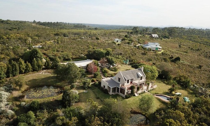 Die Barakke Bed & Breakfast | Vibrant Colourful BnB with Pool & Breakfast - 10/10 Rated
