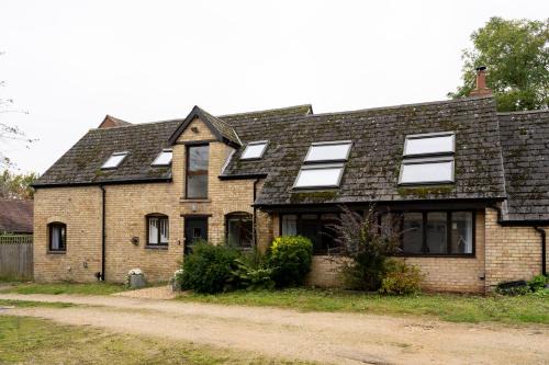 Oxford House | Inviting Colthorn Farm Cottage - Pet and Child Friendly Stay
