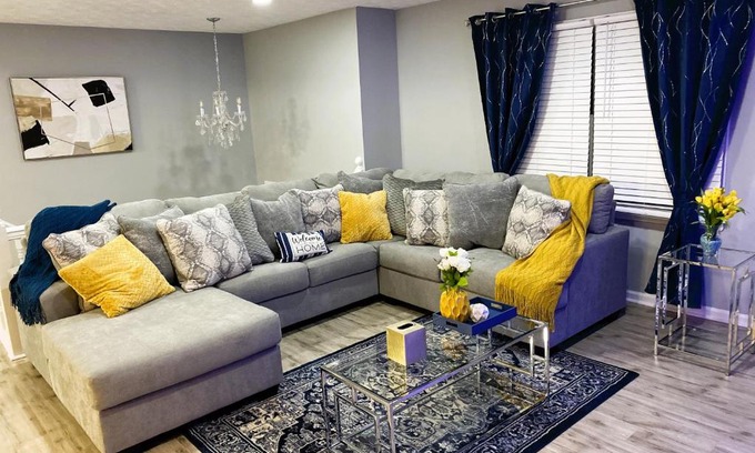 Decatur Bed & Breakfast | Budget-Friendly Stay at Columbia Chrome with Family Amenities