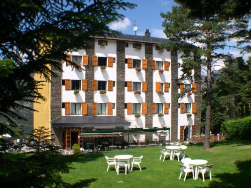 Sant Julia de Loria Hotel | Oceanfront Retreat at Coma Bella – Rated 8.4/10