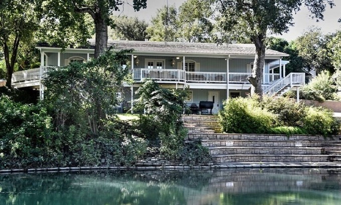 New Braunfels House | Experience Comal River Access with Pet-Friendly Amenities