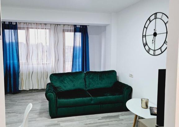Bacau Apartment | Child-Friendly Comapart: Guest Rated 9.8 for Comfort