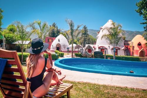 Yala Cabin | Cozy Comarca del Hobit: Pet-Friendly Oceanfront Retreat