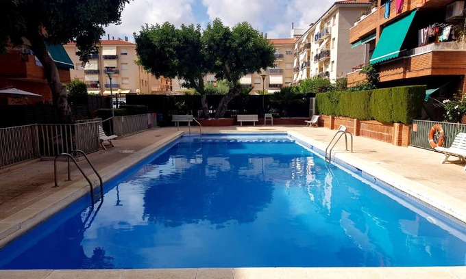 Comarruga Apartment | Family-Friendly Comarruga Playa Apartment with Pool Access