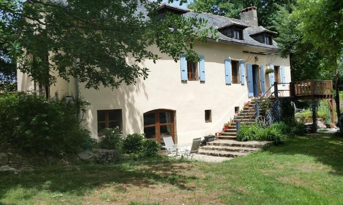 Vabre-Tizac Bed & Breakfast | Top-Rated Combecave: Pet-Friendly Retreat with Pool