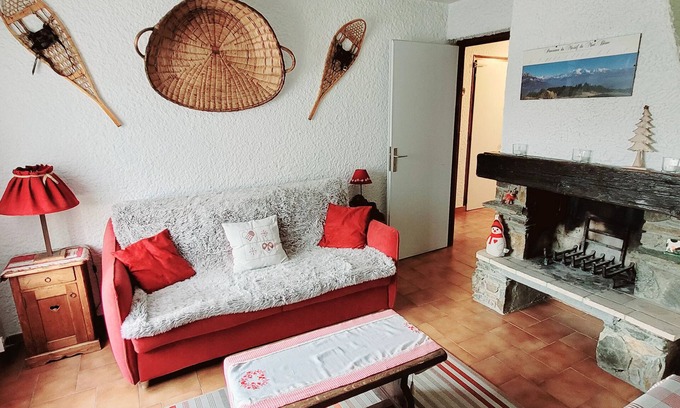 Combloux Apartment | Charming Apartment Combloux: Family-Friendly with Pool Access