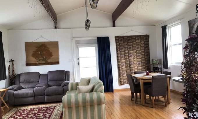 Foxton Beach House | Special Offers at Memories: Pool, Spa & Ocean Views Await!