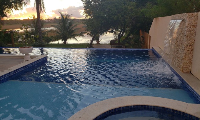 Canto do Mar House | Discover Paradise: Pet-Friendly Hotel with Oceanfront Views