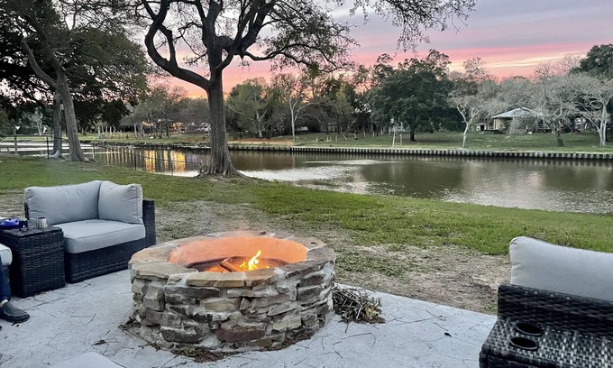 Cedar Lane House | Relax by the Creek: Pet-Friendly Getaway with Breakfast