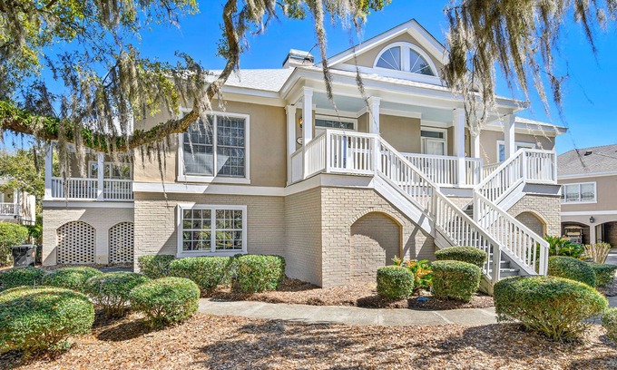 Debordieu Colony Villa | Relax by the Pool: Family-Friendly Amenities Await
