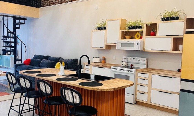 Seymour Apartment | Experience Our Inviting Upstairs Apartment with Breakfast