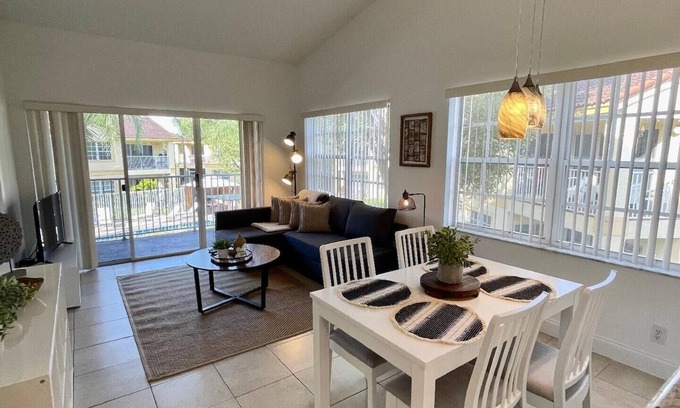 Boca Raton Apartment | Bright and Airy West Boca Raton Apartment with Pool Access