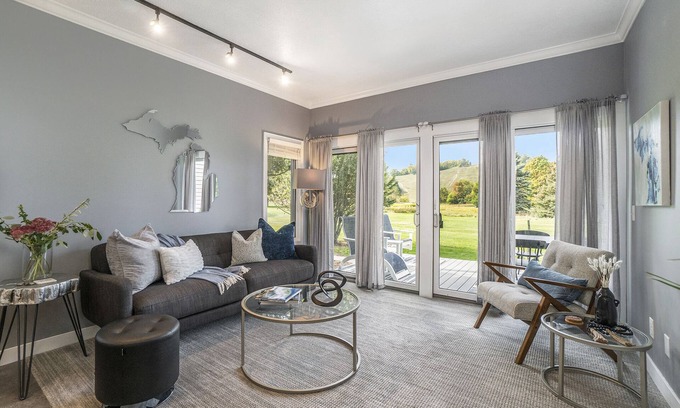 Cedar Condo | Cozy Condo with Ocean View and Fireplace - Rated 10/10