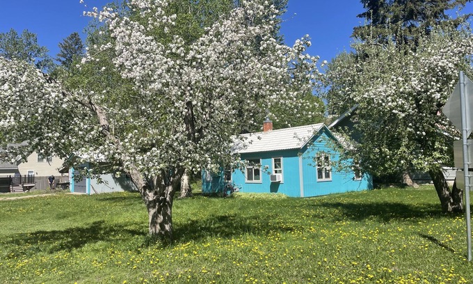 Columbia Falls House | Enjoy a Cozy Retreat by the Flathead River, Near Glacier