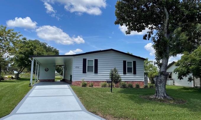 Silver Lake House | Enjoy Breathtaking Golf Course Views in a Pet-Friendly Retreat