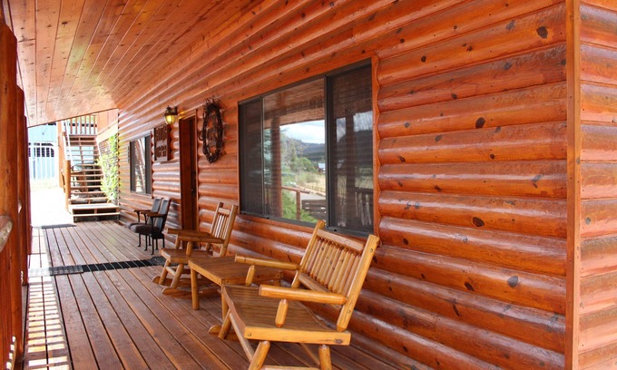 Greer Cabin | Experience Breathtaking Views Over Greer Meadow & River