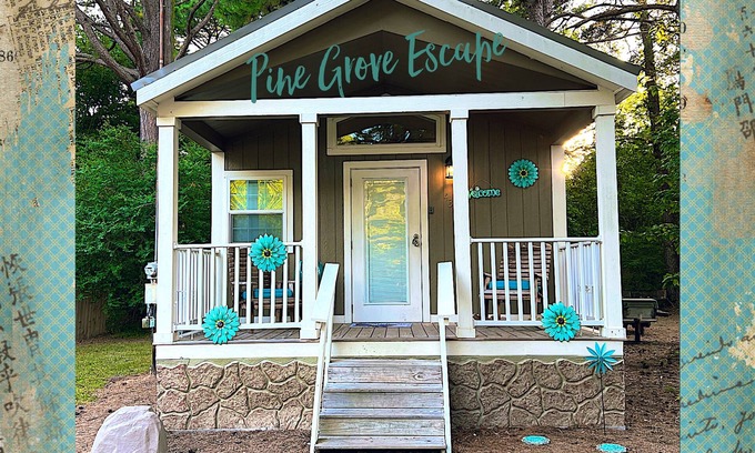Piney Cottage | Cozy Pine Grove: Guest Rated 9.6 with Scenic Lake Views