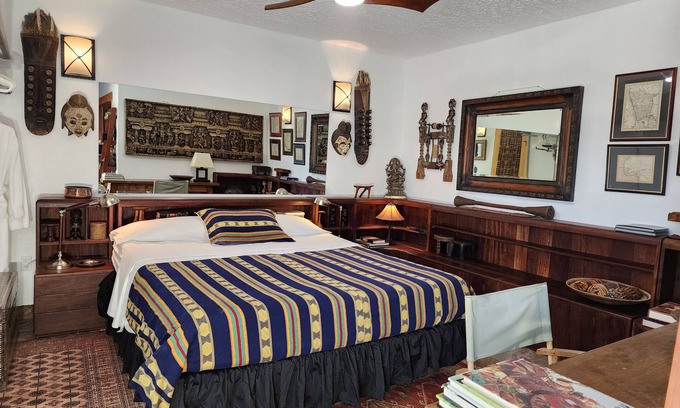 Canoncito House | Experience Africa's Essence in Santa Fe Foothills Escape